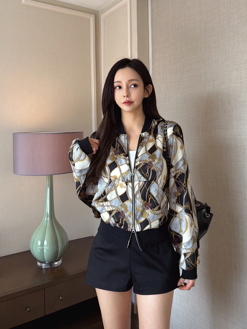 CLOTH韓國東大門代購女士新品人氣26春夏熱賣夾克短款緞面CLOTH夾克圖色2