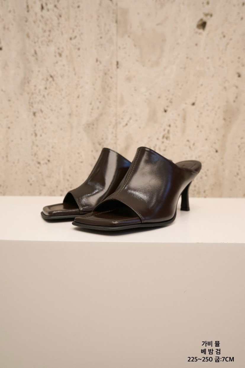 BLOSSOM韓國東大門直郵女裝新品熱賣人氣時尚推薦涼鞋拖鞋BLOSSOM涼鞋/拖鞋圖色2棕色