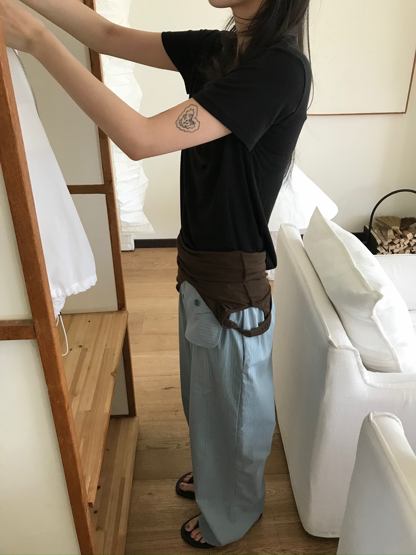 ESCHER韓國直郵實拍女士新款時尚推薦熱賣休閑職業人氣T恤ESCHERT恤