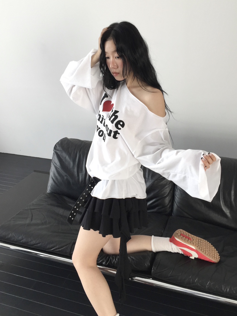 LOVE MOMENT韓國代購女士新品時尚職業人氣休閑26春夏長袖T恤LOVE MOMENT長袖T恤