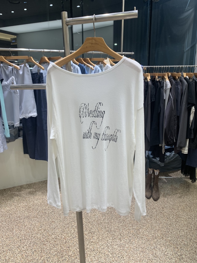 VAARA韓國直郵實拍女士新款人氣熱賣推薦時尚職業長袖T恤VAARA長袖T恤圖色1