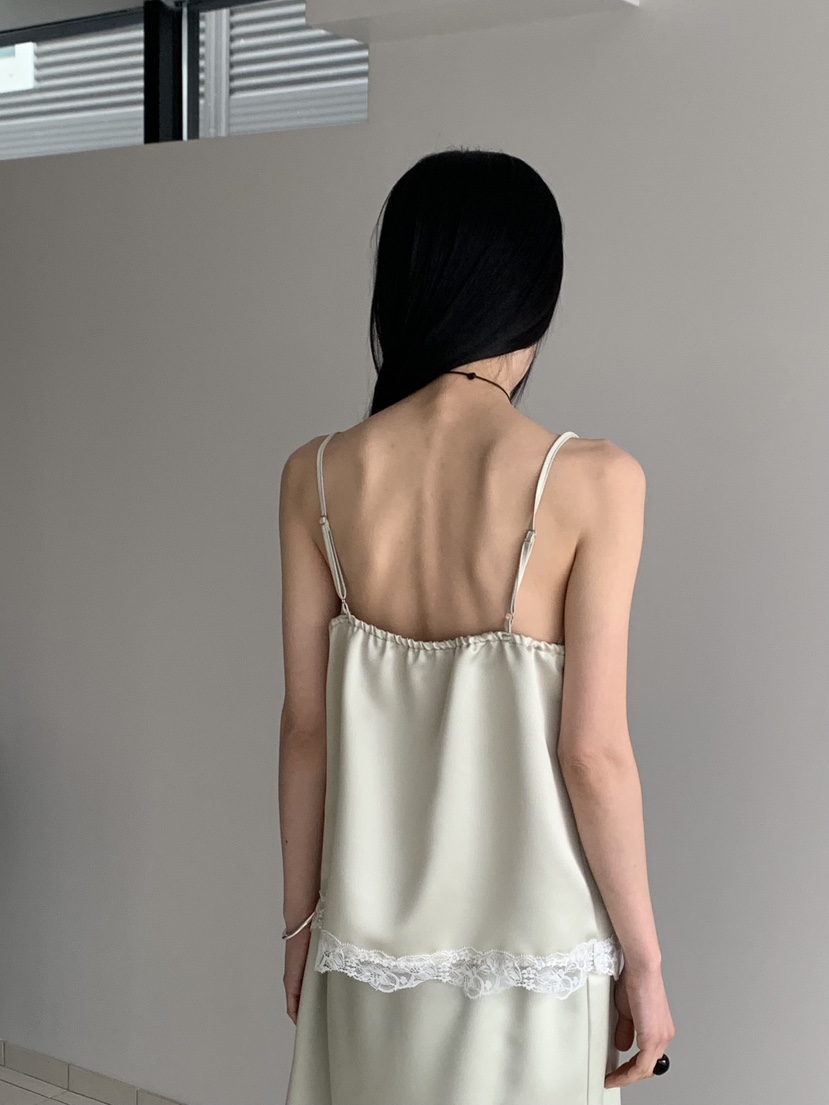 VAARA韓國東大門直郵女士新款人氣26春夏職業吊帶背心緞面VAARA吊帶/背心