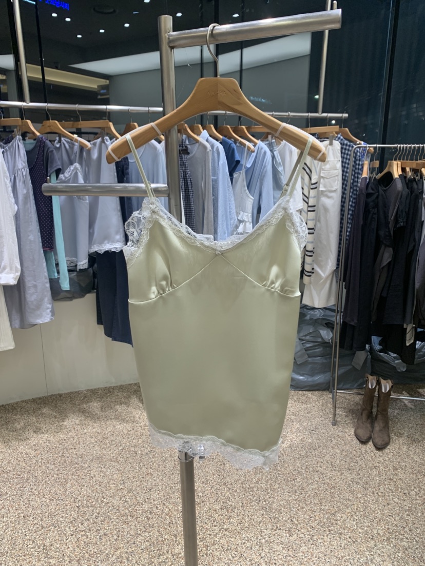 VAARA韓國東大門直郵女士新款人氣26春夏職業吊帶背心緞面VAARA吊帶/背心圖色2