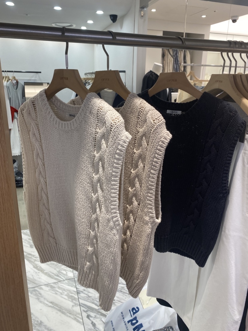 OP PER韓國代購女裝新款26春夏時尚職業推薦休閑吊帶背心OPPER-simplebeige吊帶/背心