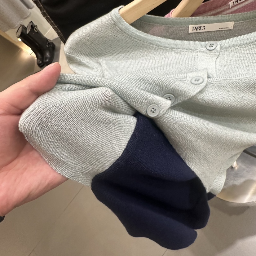 PART3韓國直郵實拍女裝新品時尚休閑針織衫短款針織假兩件Part.3針織衫