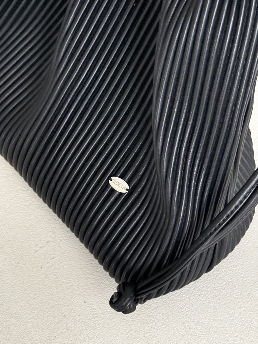 DEMAR韓國東大門直郵女士新品推薦熱賣時尚單肩斜跨包褶皺DEMAR單肩/斜跨包