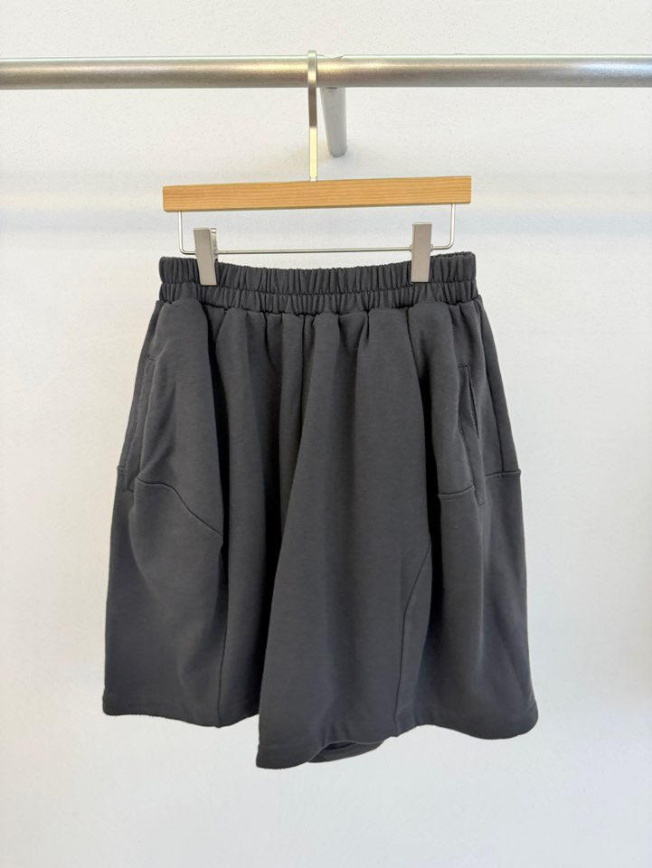 FORM韓國代購女裝新款時尚26春夏熱賣人氣休閑推薦短褲圓領FORM短褲