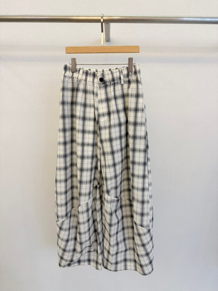 FORM韓國代購女士新品推薦時尚人氣熱賣職業26春夏休閑褲FORM休閑褲圖色1