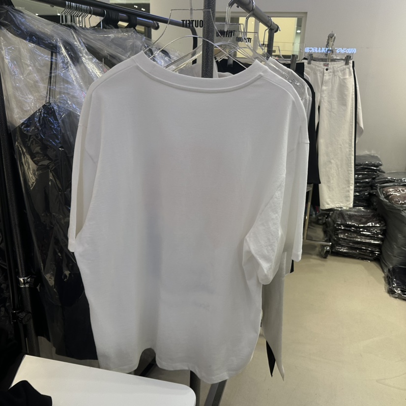 OUTFIT韓國直郵實拍女裝新款熱賣時尚人氣職業推薦26春夏T恤OUTFITT恤