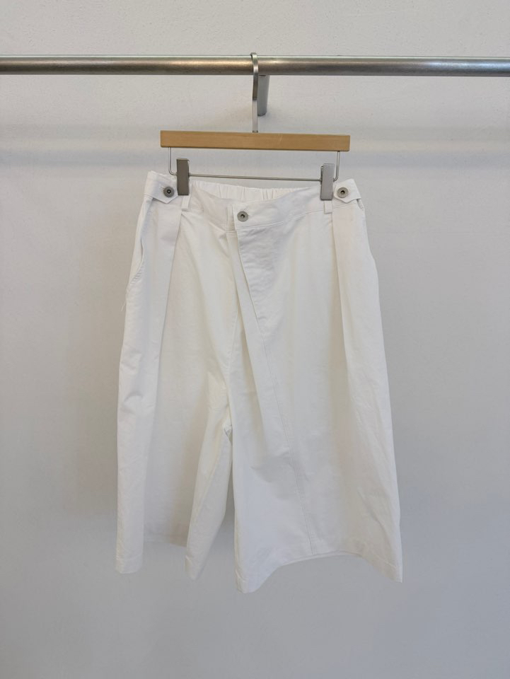 FORM韓國代購女裝新品休閑人氣推薦熱賣職業26春夏時尚短褲FORM短褲圖色2