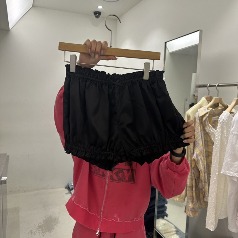 REPELLER韓國直郵女士新品人氣26春夏休閑短褲荷葉邊緞面REPELLER短褲圖色2