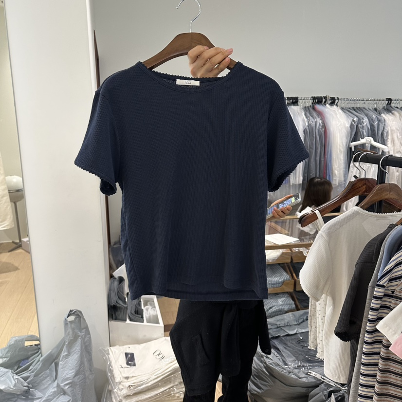 AGO韓國直郵實拍女士新品人氣休閑熱賣時尚推薦T恤刺繡修身AGOT恤圖色2