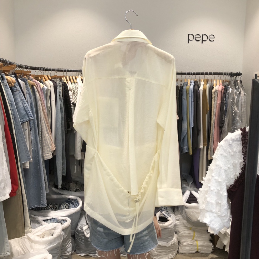 ALMOND PEPE韓國東大門直郵女裝新款熱賣襯衫蕾絲衫不含項鏈ALMOND PEPE襯衫/蕾絲衫