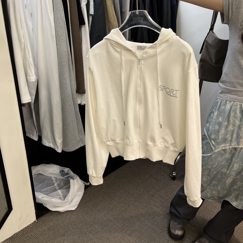 MORE THAN YESTERDAY/LOVE YOU SO MUCH韓國東大門代購女士新品休閑衛衣LYSM/MORE THAN YESTERDAY衛衣圖色1