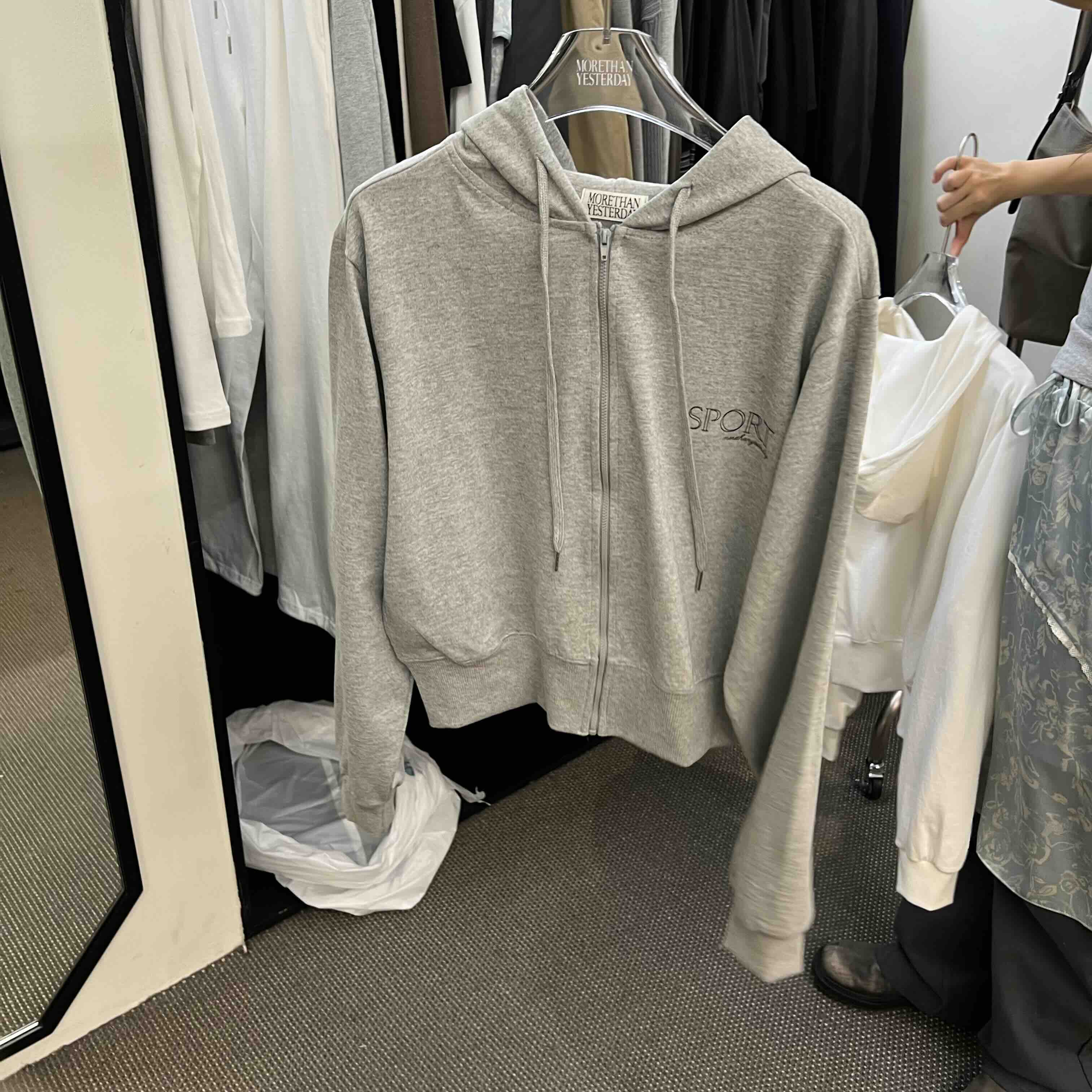 MORE THAN YESTERDAY/LOVE YOU SO MUCH韓國東大門代購女士新品休閑衛衣LYSM/MORE THAN YESTERDAY衛衣圖色2