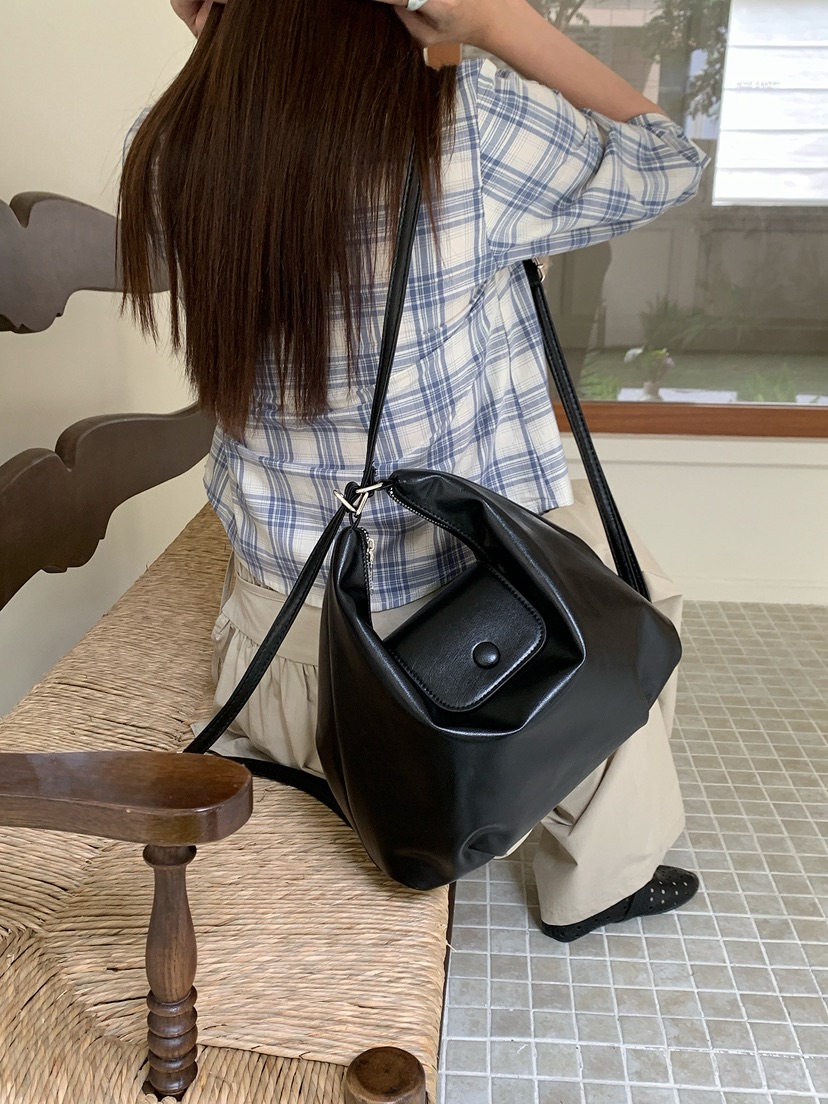 POSH BLUE東大門實拍女士新品26春夏職業單肩斜跨包復古POSH BLUE單肩/斜跨包