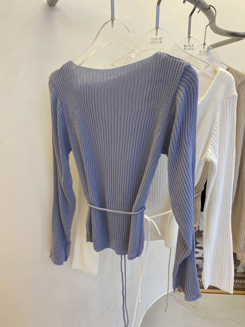 BLACK BIJOU韓國直郵女裝新品職業推薦針織衫含腰繩船領BLACK BIJOU針織衫