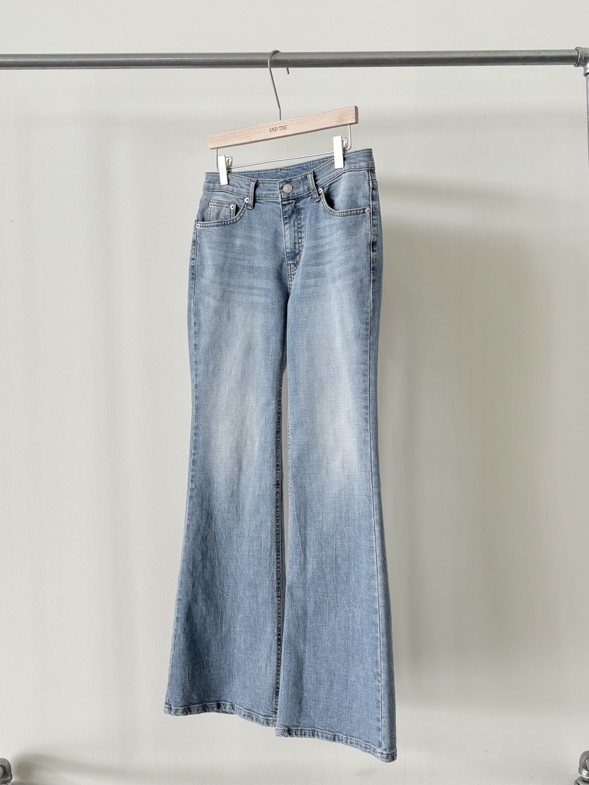 AND THE韓國東大門代購女裝新款休閑人氣牛仔褲口袋磨毛AND THE牛仔褲圖色1