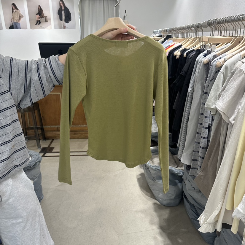 ACKER韓國東大門直郵女士新款熱賣人氣長袖T恤不含內搭紐扣ACKER長袖T恤