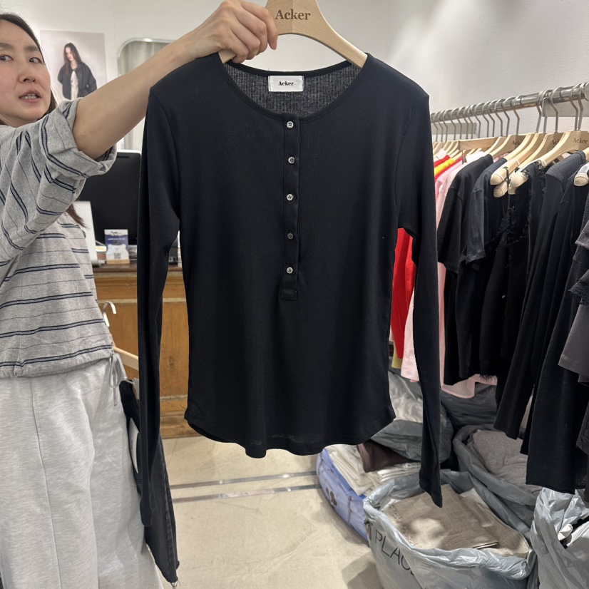 ACKER韓國東大門直郵女士新款熱賣人氣長袖T恤不含內搭紐扣ACKER長袖T恤圖色4