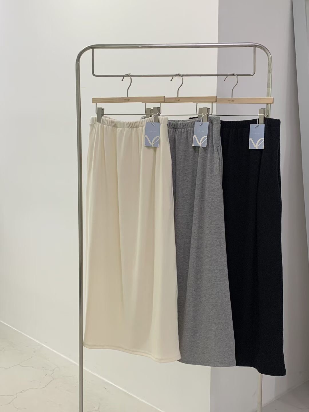 MELLOUNGE-멜라운지-T韓國東大門直郵女士新款熱賣長裙超長MELLOUNGE-2件起長裙圖色2左二色