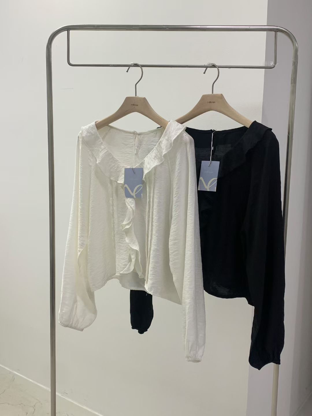 MELLOUNGE-멜라운지-T韓國東大門直郵女裝新款時尚襯衫蕾絲衫MELLOUNGE-2件起襯衫/蕾絲衫