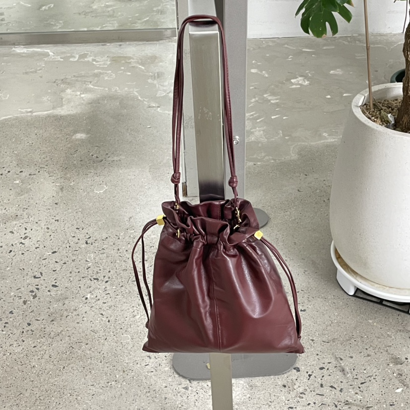 J PLACE韓國東大門代購女裝新款26春夏時尚人氣單肩斜跨包J PLACE單肩/斜跨包圖色1