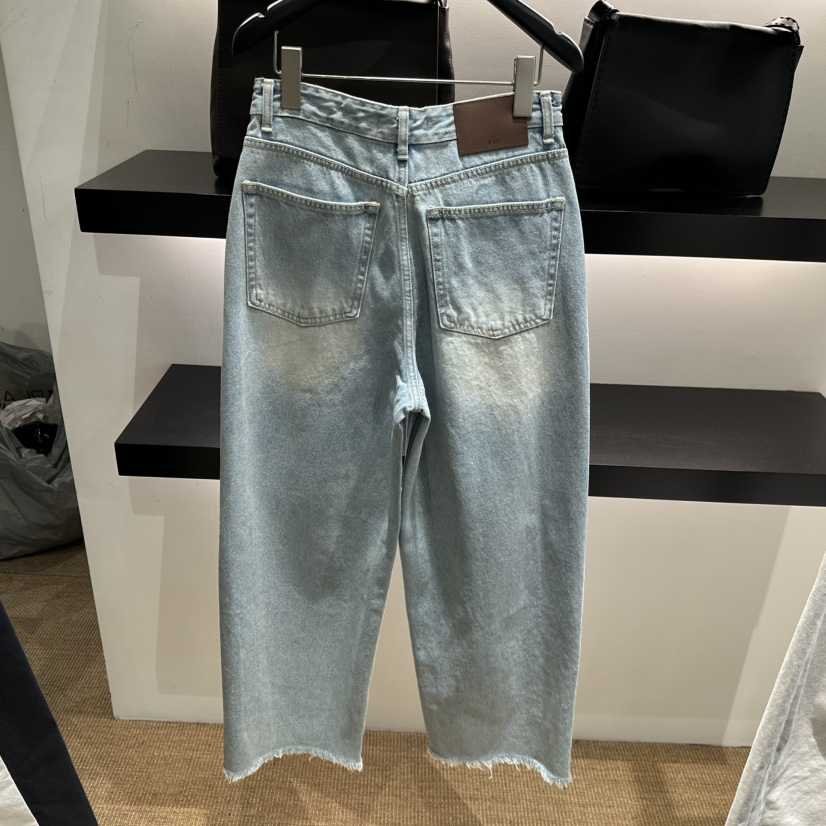 FEBRUARY 11韓國東大門直郵女裝新款熱賣時尚職業牛仔褲FEBRUARY 11牛仔褲