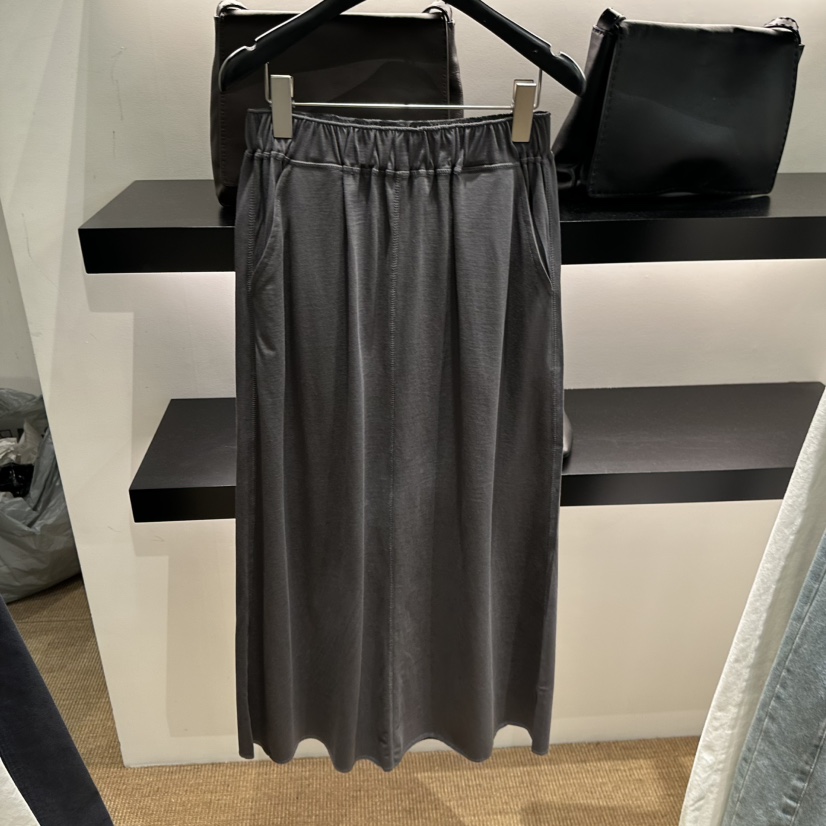 FEBRUARY 11韓國東大門代購女士新款推薦職業人氣熱賣長裙FEBRUARY 11長裙圖色2墨色