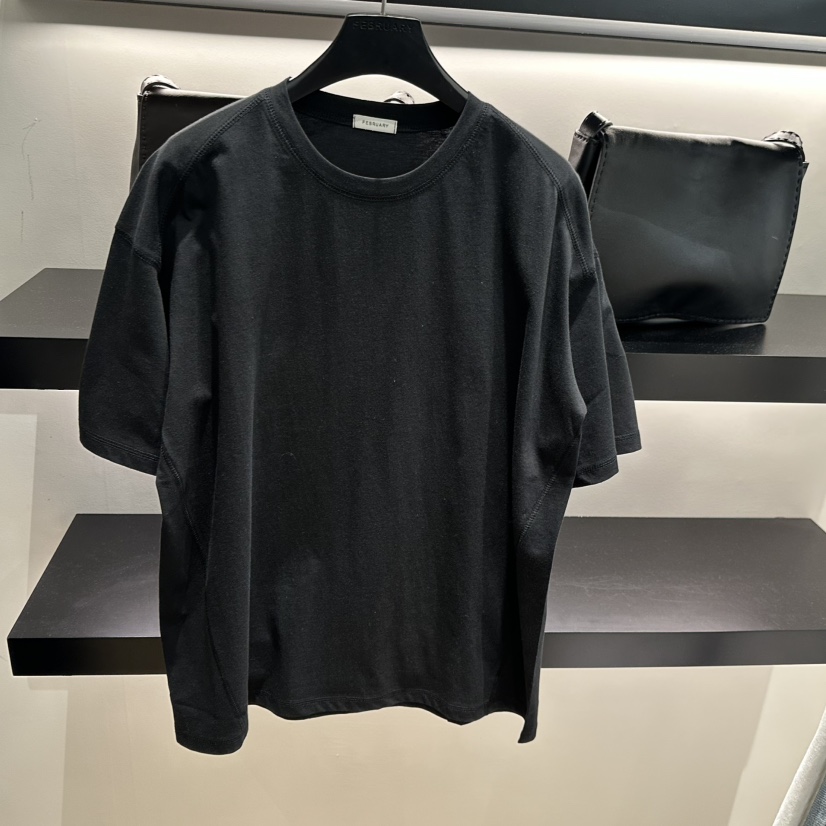 FEBRUARY 11韓國東大門直郵女裝新品時尚熱賣推薦休閑T恤FEBRUARY 11T恤圖色2黑色