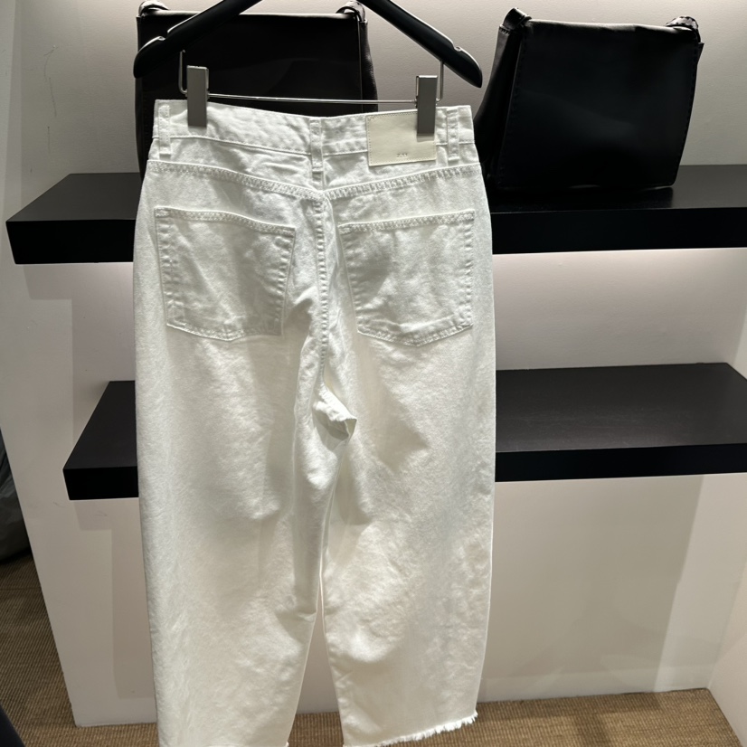 FEBRUARY 11韓國直郵實拍女士新款熱賣推薦時尚職業牛仔褲FEBRUARY 11牛仔褲