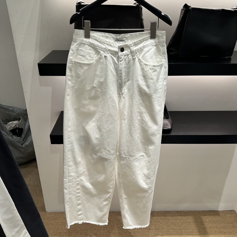 FEBRUARY 11韓國直郵實拍女士新款熱賣推薦時尚職業牛仔褲FEBRUARY 11牛仔褲圖色1