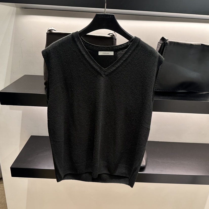 FEBRUARY 11韓國直郵實拍女士新品人氣時尚熱賣吊帶背心FEBRUARY 11吊帶/背心圖色4黑色