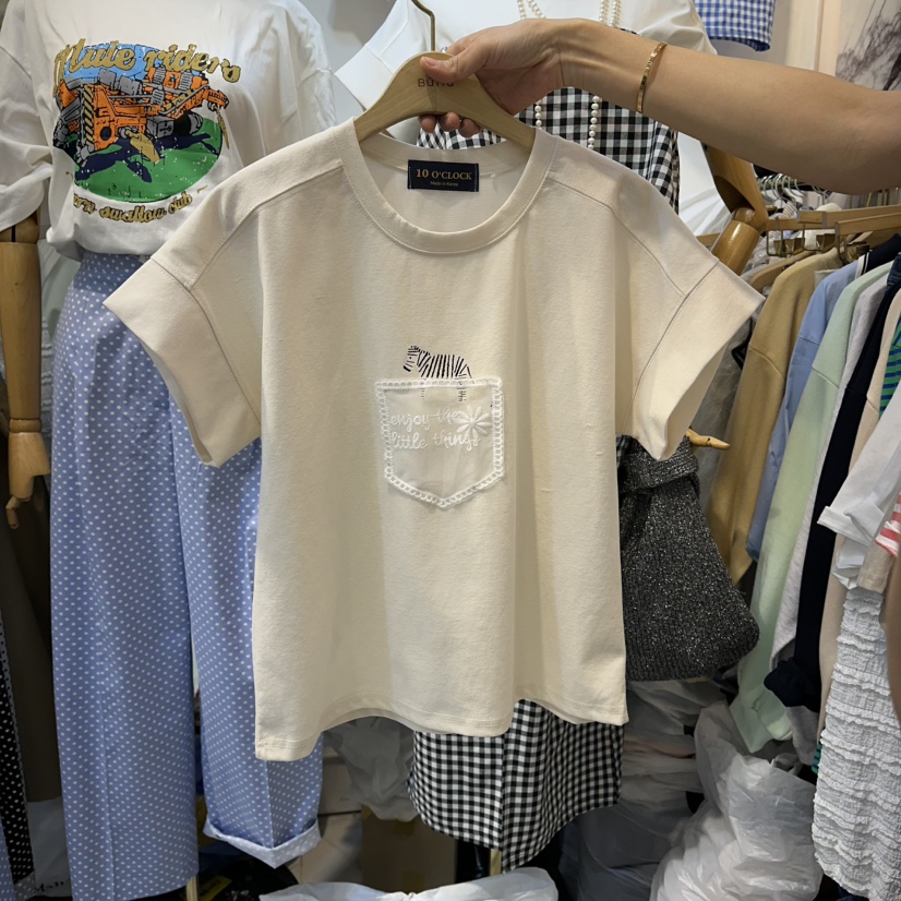 BUTTU/10 OCLOCK韓國東大門直郵女士新款熱賣T恤不含項鏈口袋蕾絲BUTTU/10 OCLOCKT恤圖色2