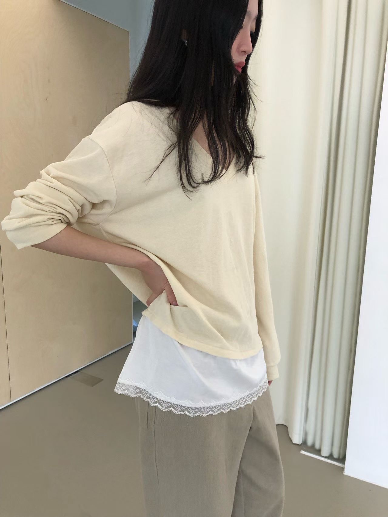 WEATHER韓國代購女裝新款熱賣休閑職業衛衣不含內搭V領蕾絲GOBSLMURI-ot衛衣