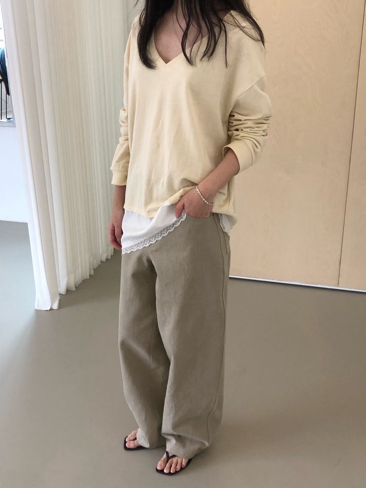 WEATHER韓國代購女裝新款熱賣休閑職業衛衣不含內搭V領蕾絲GOBSLMURI-ot衛衣圖色2