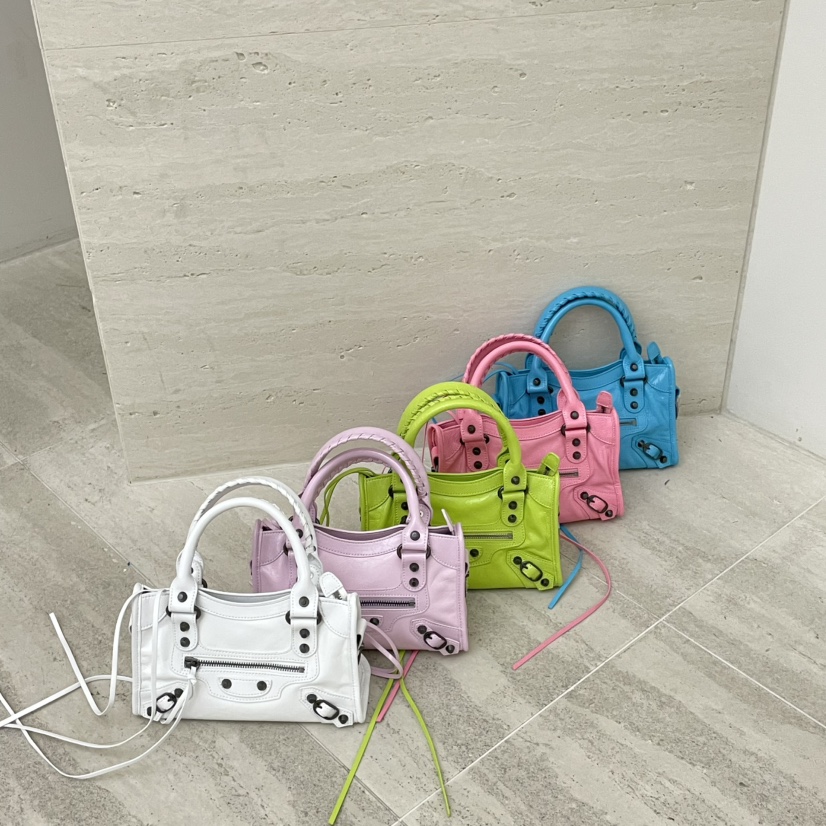 J PLACE東大門實拍女裝新款職業休閑熱賣真品26春夏手提包J PLACE手提包