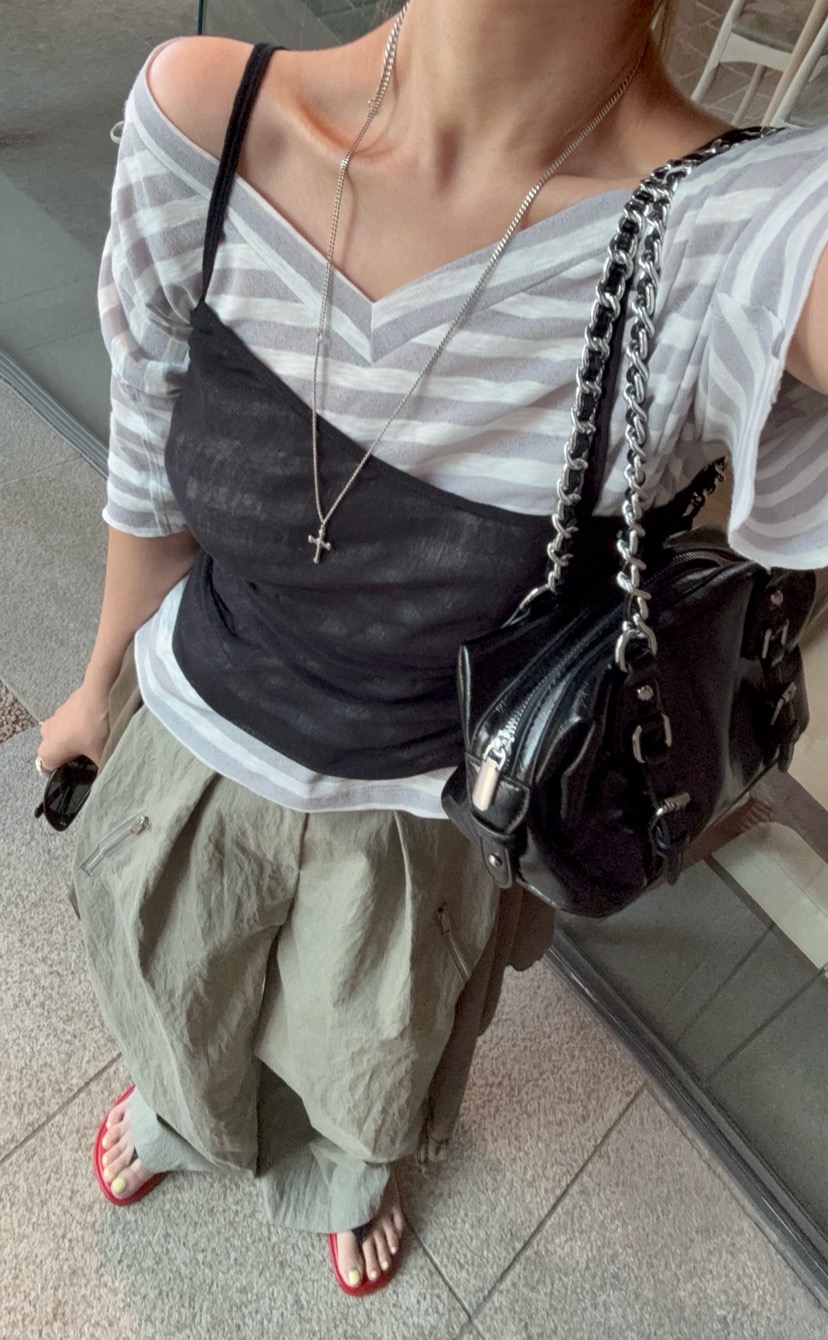 DENVER東大門代購女裝新品時尚職業真品吊帶背心不含內搭DENVER吊帶/背心圖色2