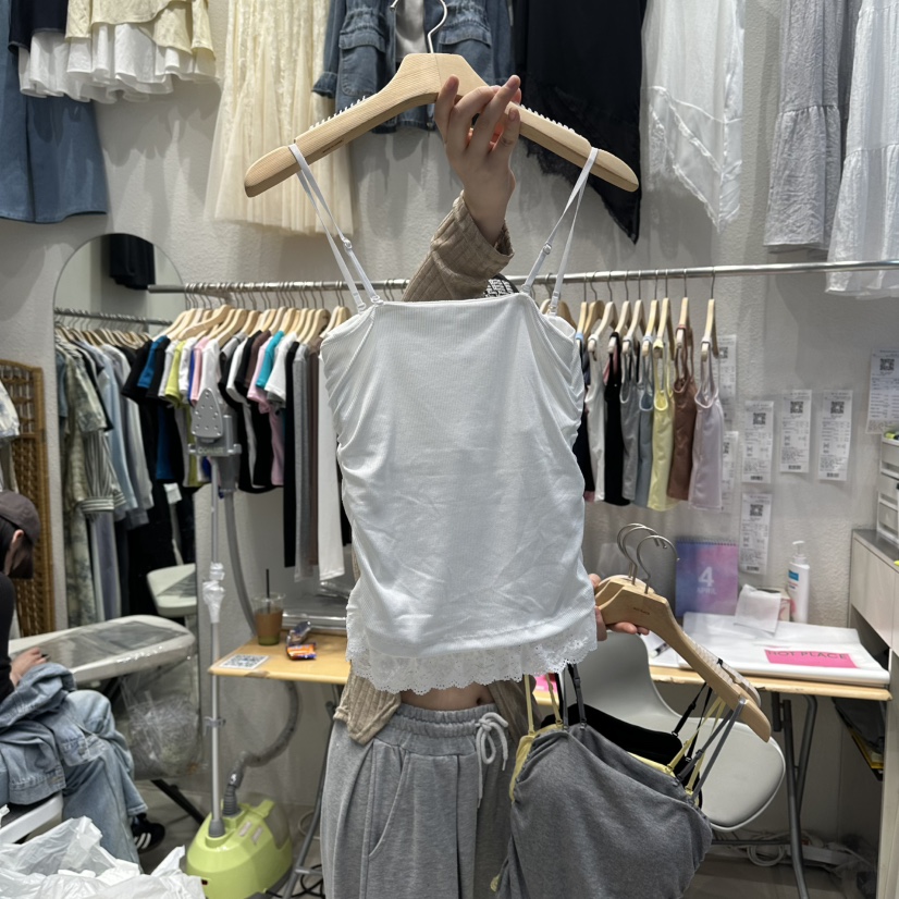 HOT PLACE/DREAM GIRIS/HOT ISSUE東大門實拍女裝新款人氣吊帶背心蕾絲花HOT PLACE/DREAM GIRIS/HOT ISSUE吊帶/背心