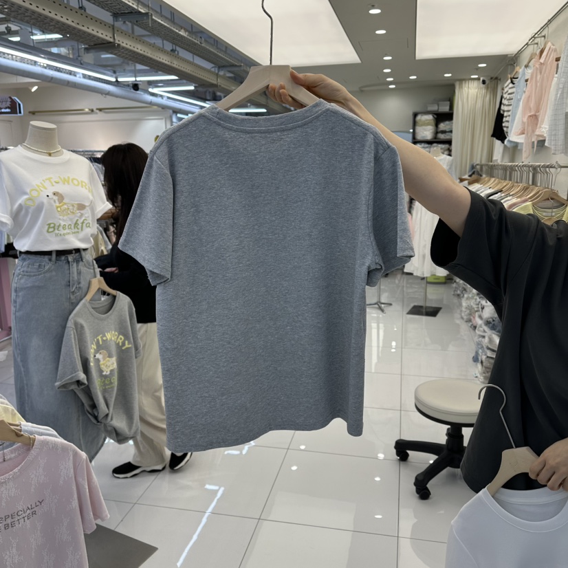 FLYFLY/LULULALLA/LIVE東大門直郵女士新款熱賣推薦T恤FLYFLY/LULULALLA/LIVET恤