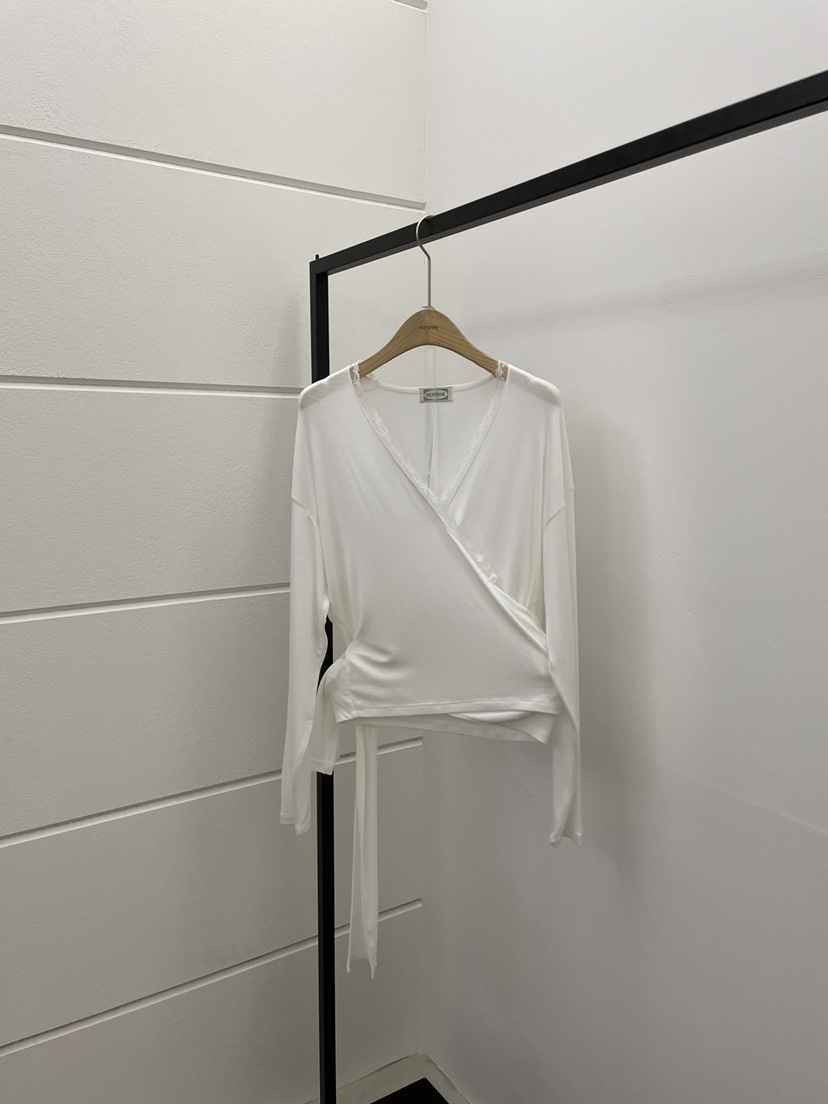 MOVENNE東大門代購女裝新品人氣真品時尚職業推薦長袖T恤MOVENNE長袖T恤圖色1