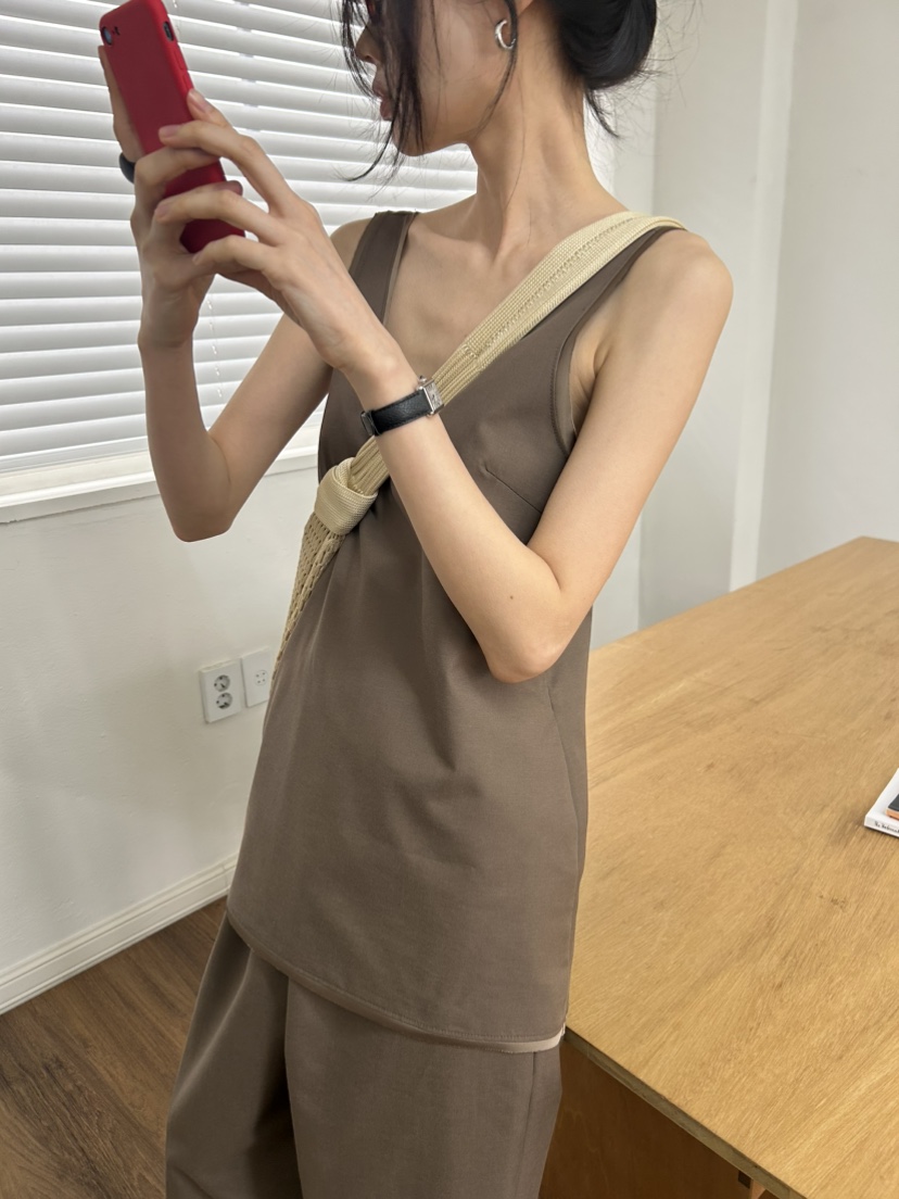 ME MO東大門代購女裝新品26春夏時尚職業熱賣人氣吊帶背心ME MO吊帶/背心