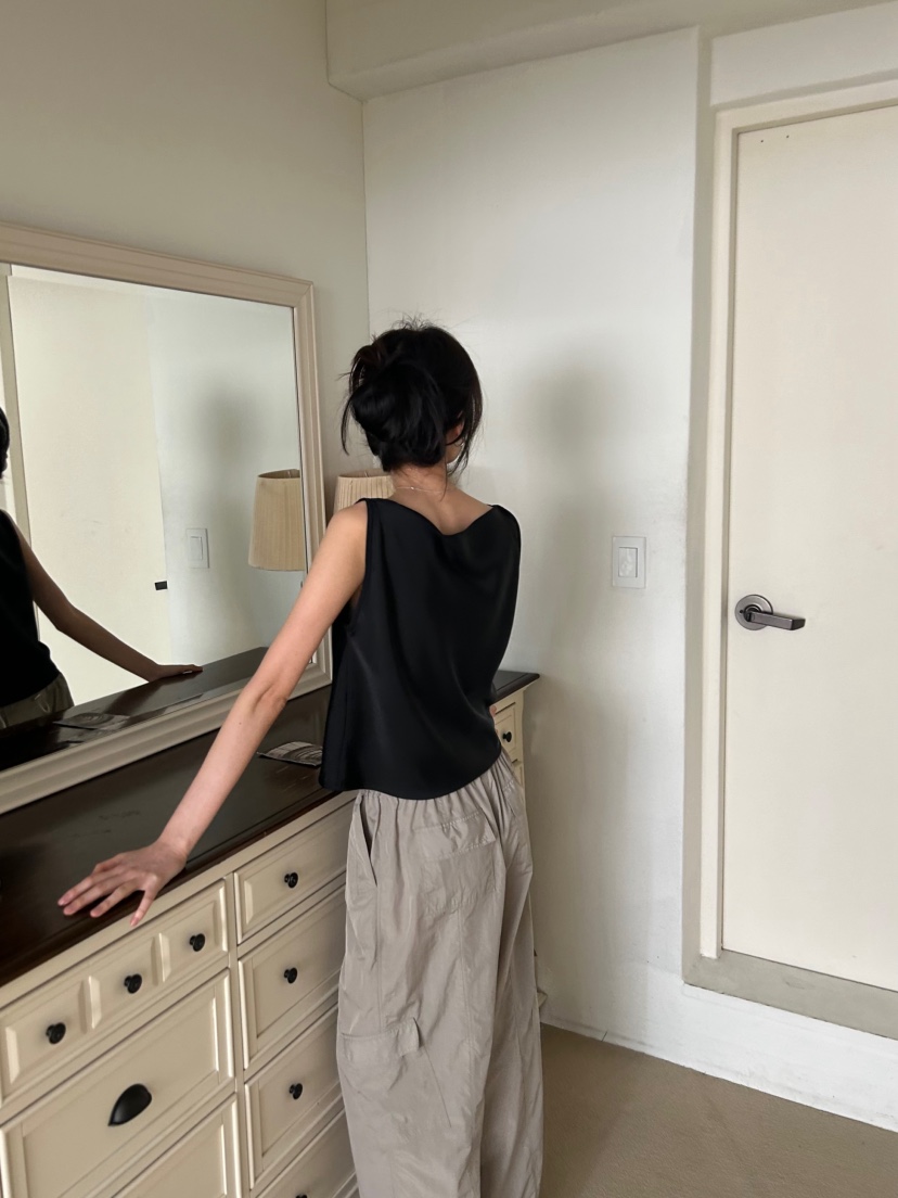 ME MO韓國代購女士新款熱賣時尚推薦人氣休閑吊帶背心緞面ME MO吊帶/背心