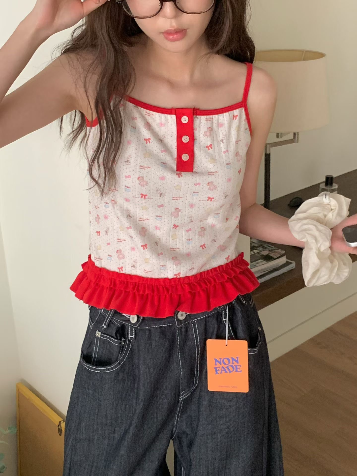 L V C韓國直郵女士新品人氣真品職業熱賣吊帶背心荷葉邊L_V_C吊帶/背心圖色2