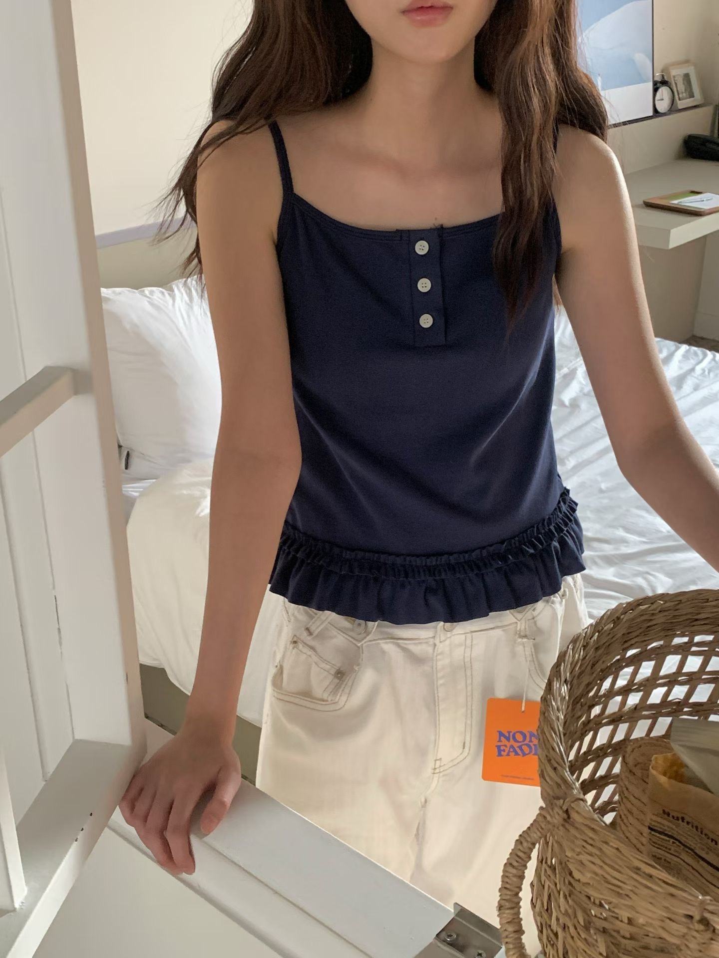 L V C韓國直郵女裝新品真品時尚人氣職業熱賣推薦吊帶背心L_V_C吊帶/背心