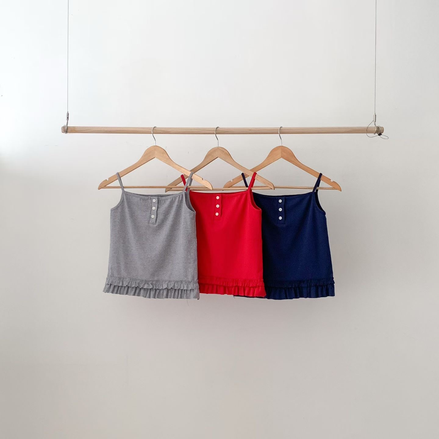 L V C韓國直郵女裝新品真品時尚人氣職業熱賣推薦吊帶背心L_V_C吊帶/背心圖色2左二色