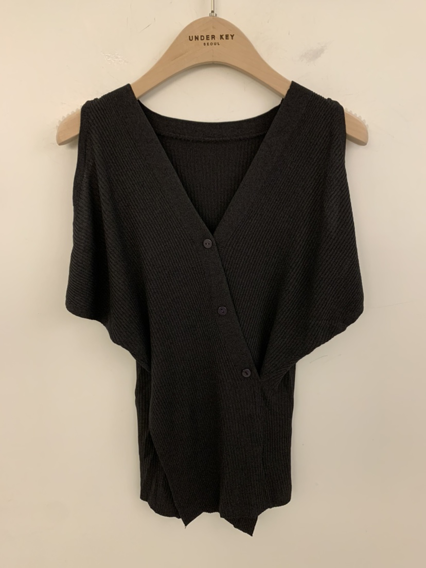 UNDER KEY韓國東大門直郵女士新款人氣針織衫不對稱開衩UNDER KEY針織衫圖色2墨色