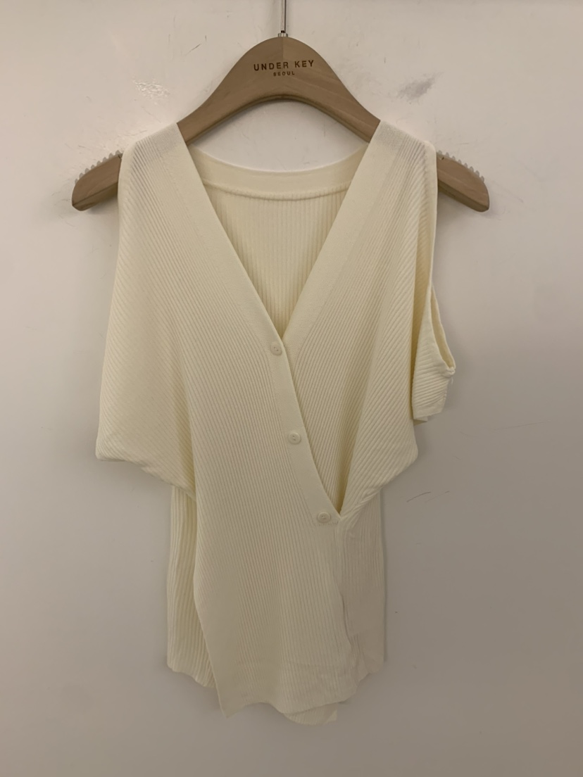 UNDER KEY韓國東大門直郵女士新款人氣針織衫不對稱開衩UNDER KEY針織衫圖色4