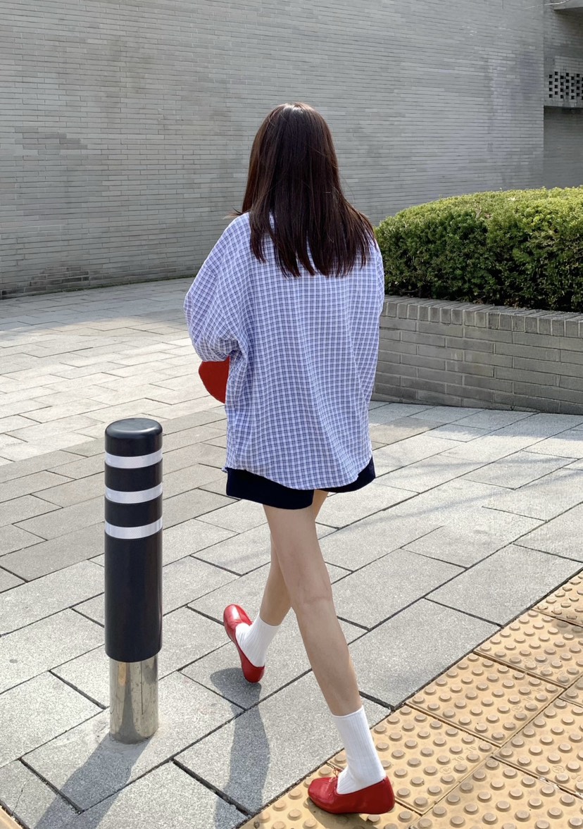 COURGETTE韓國直郵女裝新款推薦休閑時尚人氣熱賣襯衫蕾絲衫COURGETTE襯衫/蕾絲衫