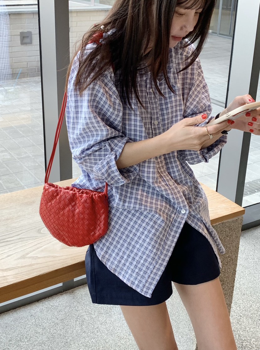 COURGETTE韓國直郵女裝新款推薦休閑時尚人氣熱賣襯衫蕾絲衫COURGETTE襯衫/蕾絲衫